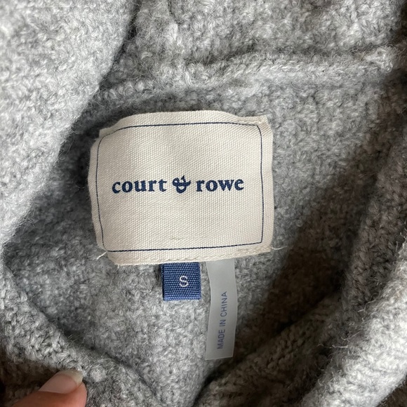 Court & Rowe Hooded Cable Sweater Size SM - K85 - Picture 9 of 9